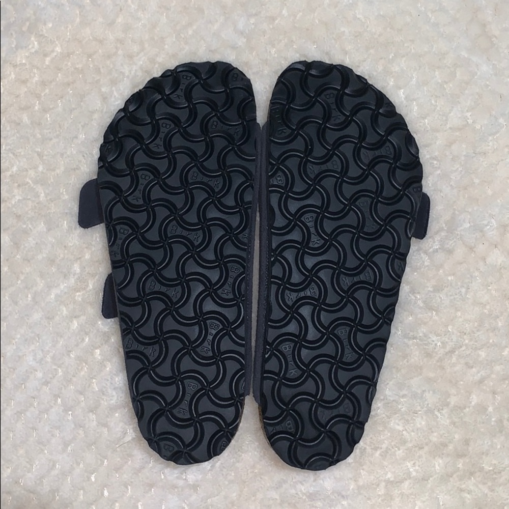 SOLD Birkenstock’s Arizona Soft Footbed - Picture 4 of 5